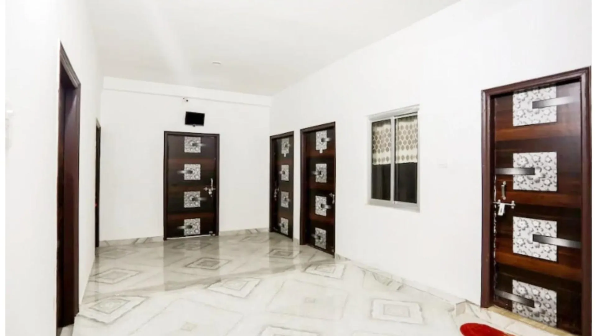 Hotel Shiv Ganga Guest House Varanasi Near Kashi Vishwanath Temple -Fully Air Conditioning Hotel