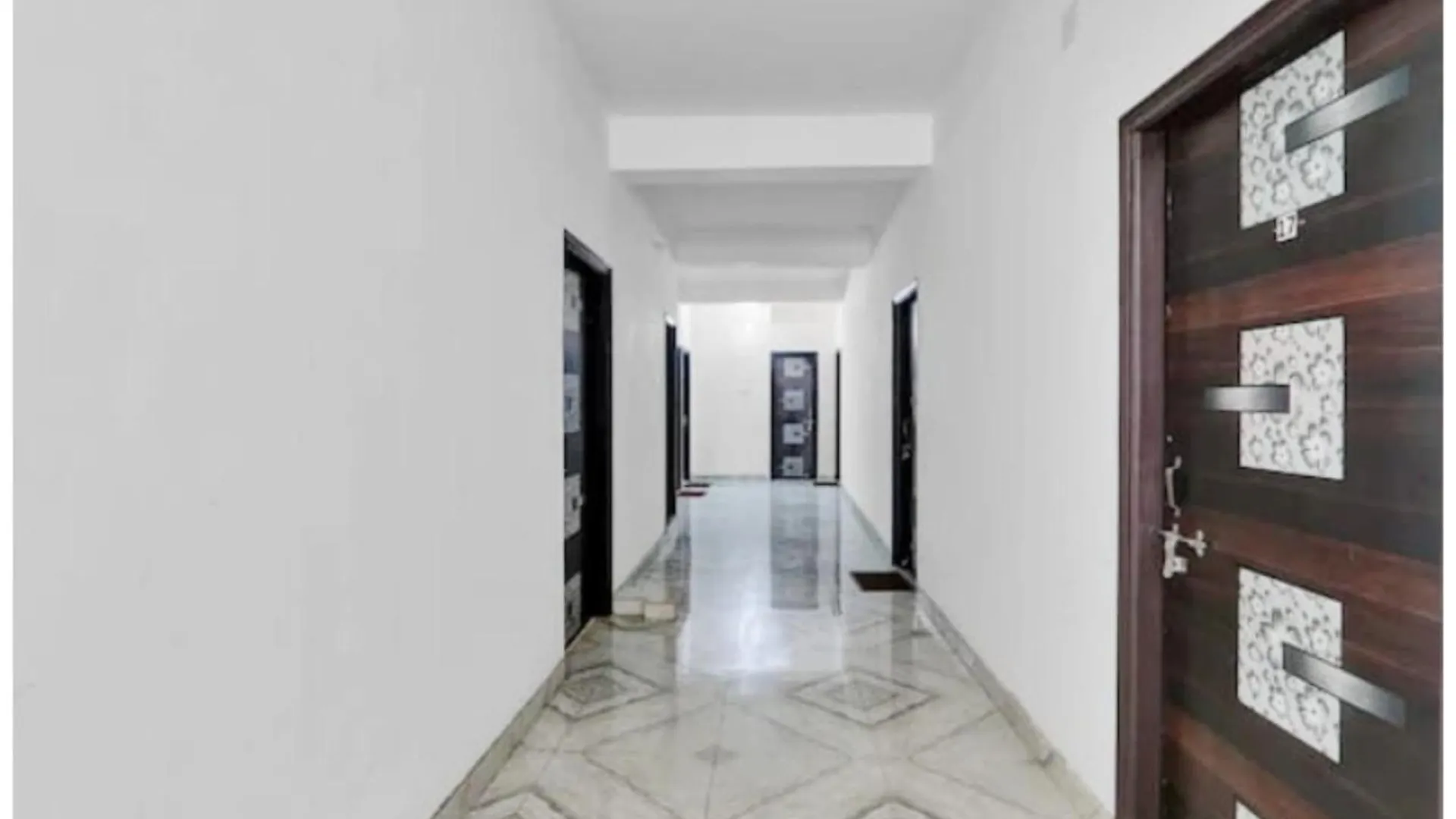 Hotel Shiv Ganga Guest House Varanasi Near Kashi Vishwanath Temple -Fully Air Conditioning Hotel