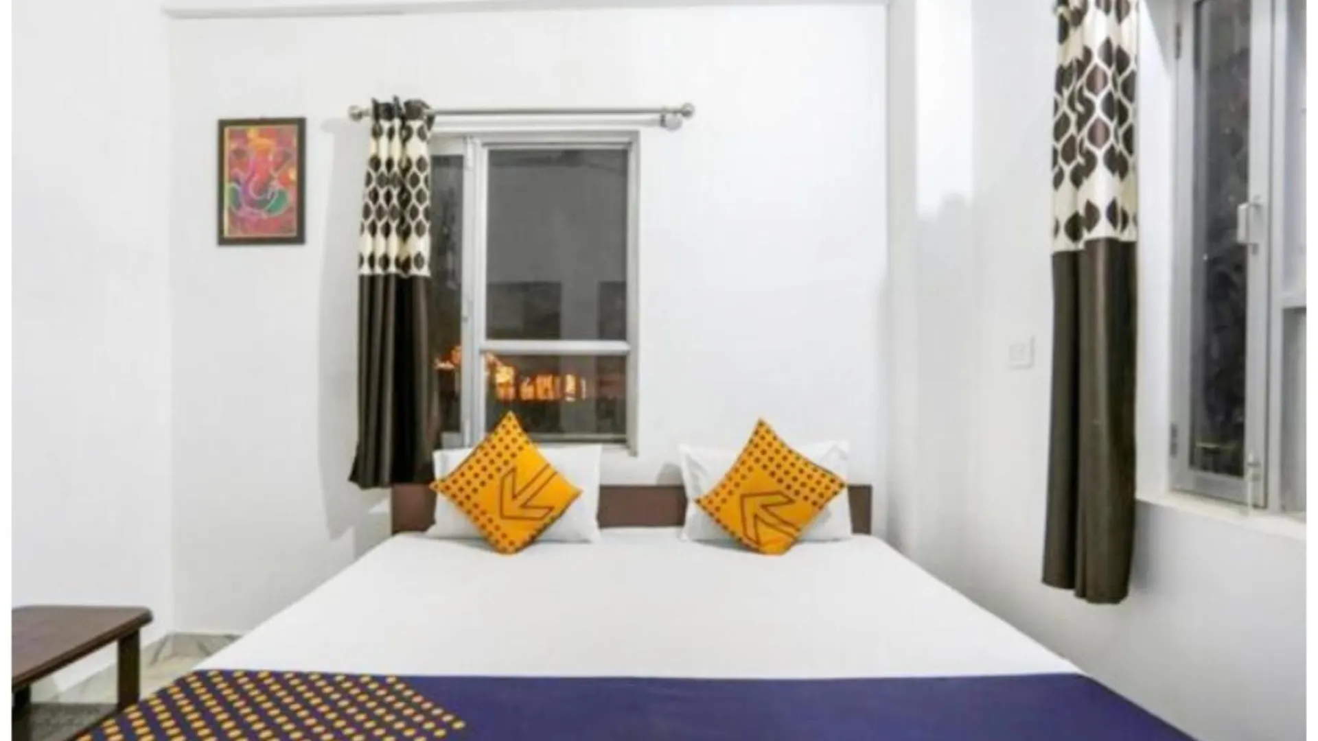 Hotel Shiv Ganga Guest House Varanasi Near Kashi Vishwanath Temple -Fully Air Conditioning Hotel