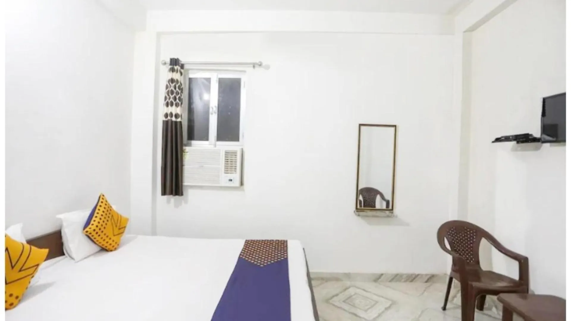 Homestay Hotel Shiv Ganga Guest House Varanasi Near Kashi Vishwanath Temple -Fully Air Conditioning Hotel India